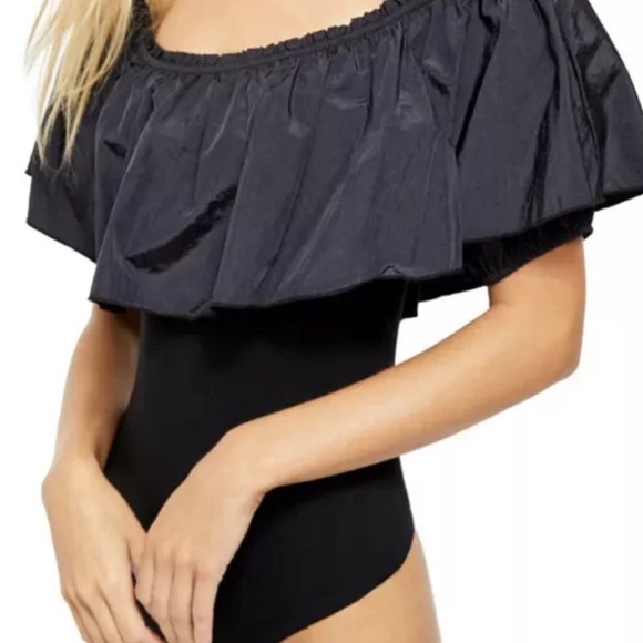 Free People poof goes my heart ruffle bodysuit  nwt - Picture 3 of 7